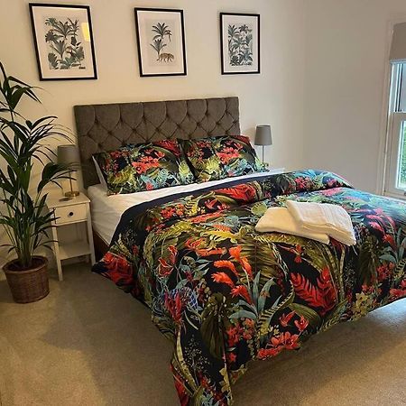 Chic 2 Bedroom Cottage Willingham  エクステリア 写真