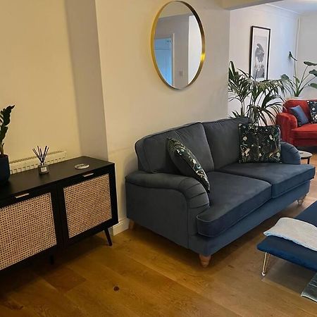 Chic 2 Bedroom Cottage Willingham  エクステリア 写真