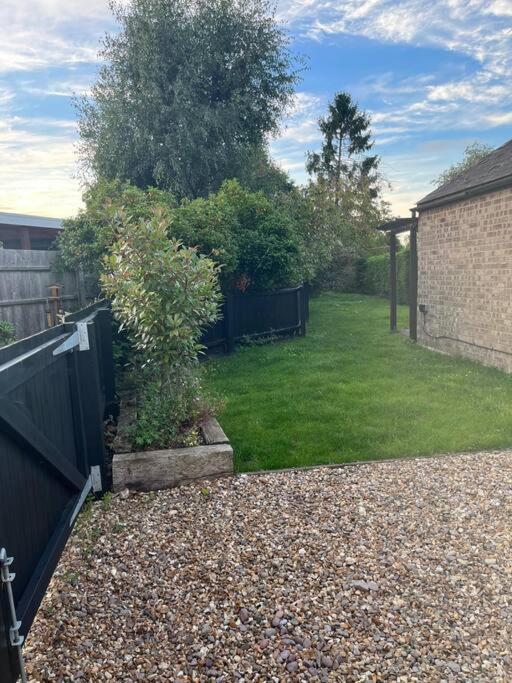 Chic 2 Bedroom Cottage Willingham  エクステリア 写真
