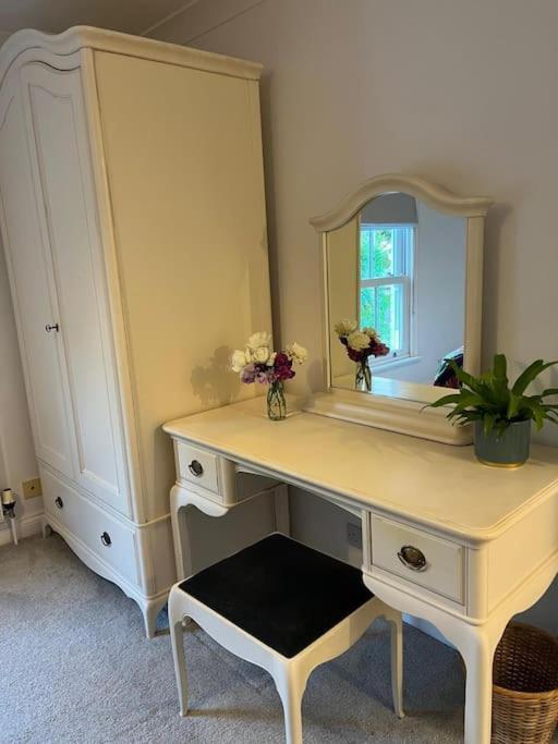 Chic 2 Bedroom Cottage Willingham  エクステリア 写真