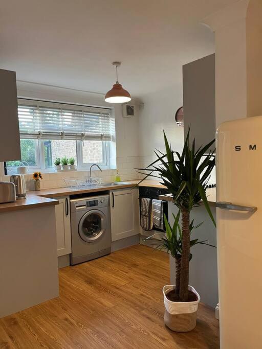 Chic 2 Bedroom Cottage Willingham  エクステリア 写真